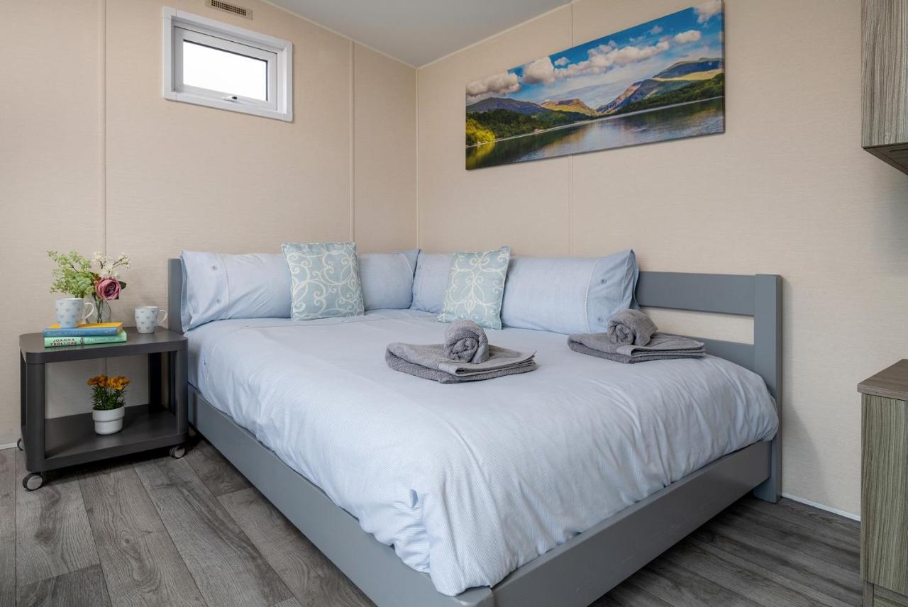 Waenfechan Glamping With Hot Tubs Colwyn Bay Exteriör bild