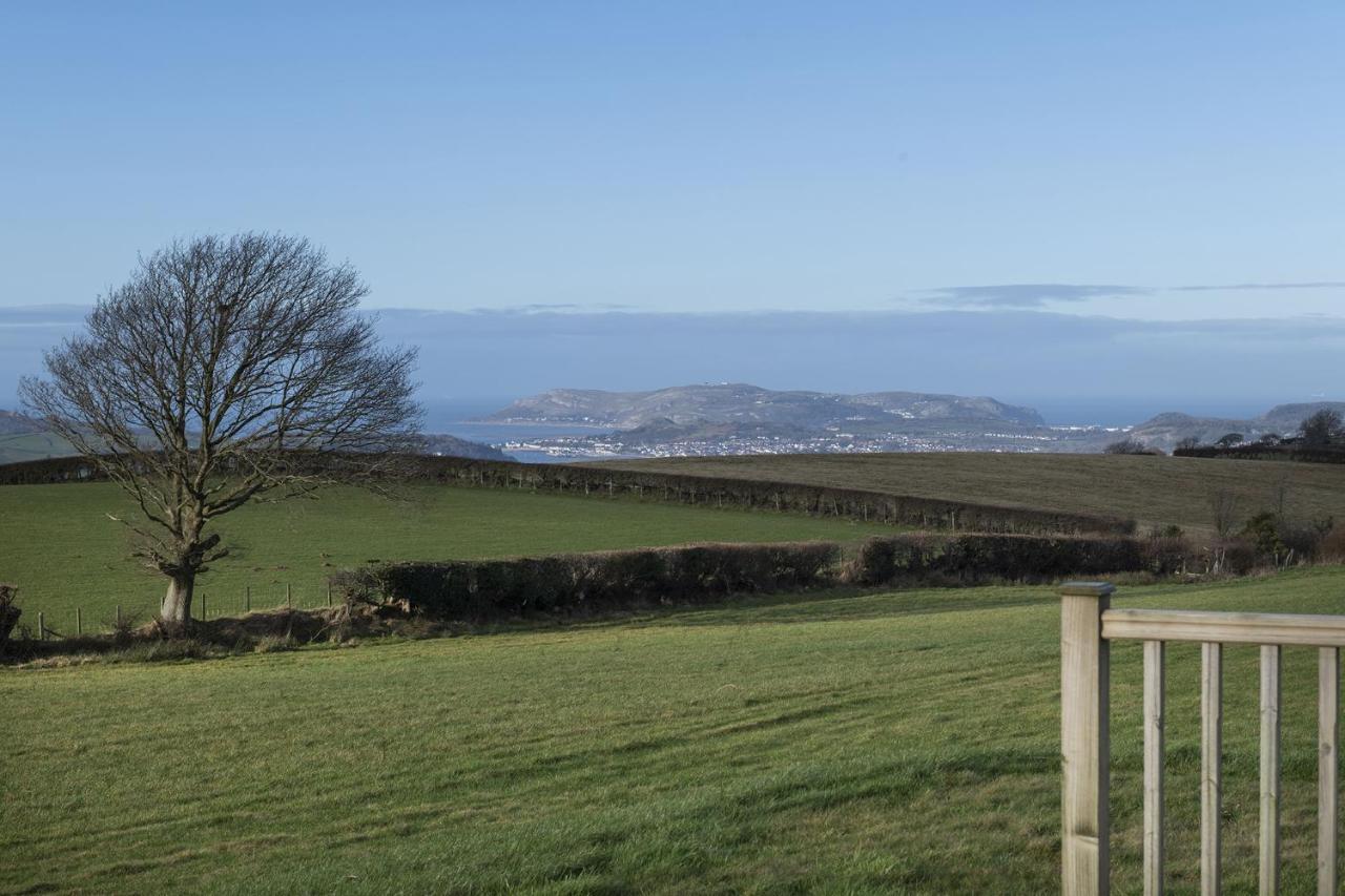Waenfechan Glamping With Hot Tubs Colwyn Bay Exteriör bild