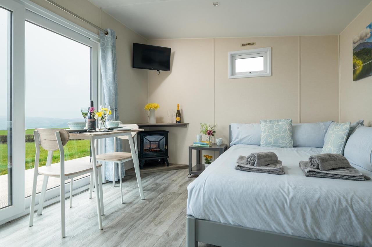 Waenfechan Glamping With Hot Tubs Colwyn Bay Exteriör bild